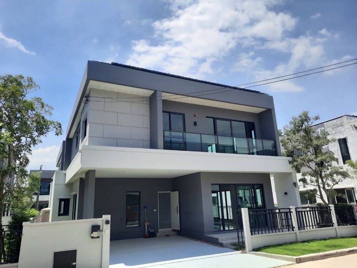 ให้เช่าบ้านบางนา แบริ่ง ลาซาล : Centro Bangna Phase1 /4bedrooms/4bathrooms/95,000