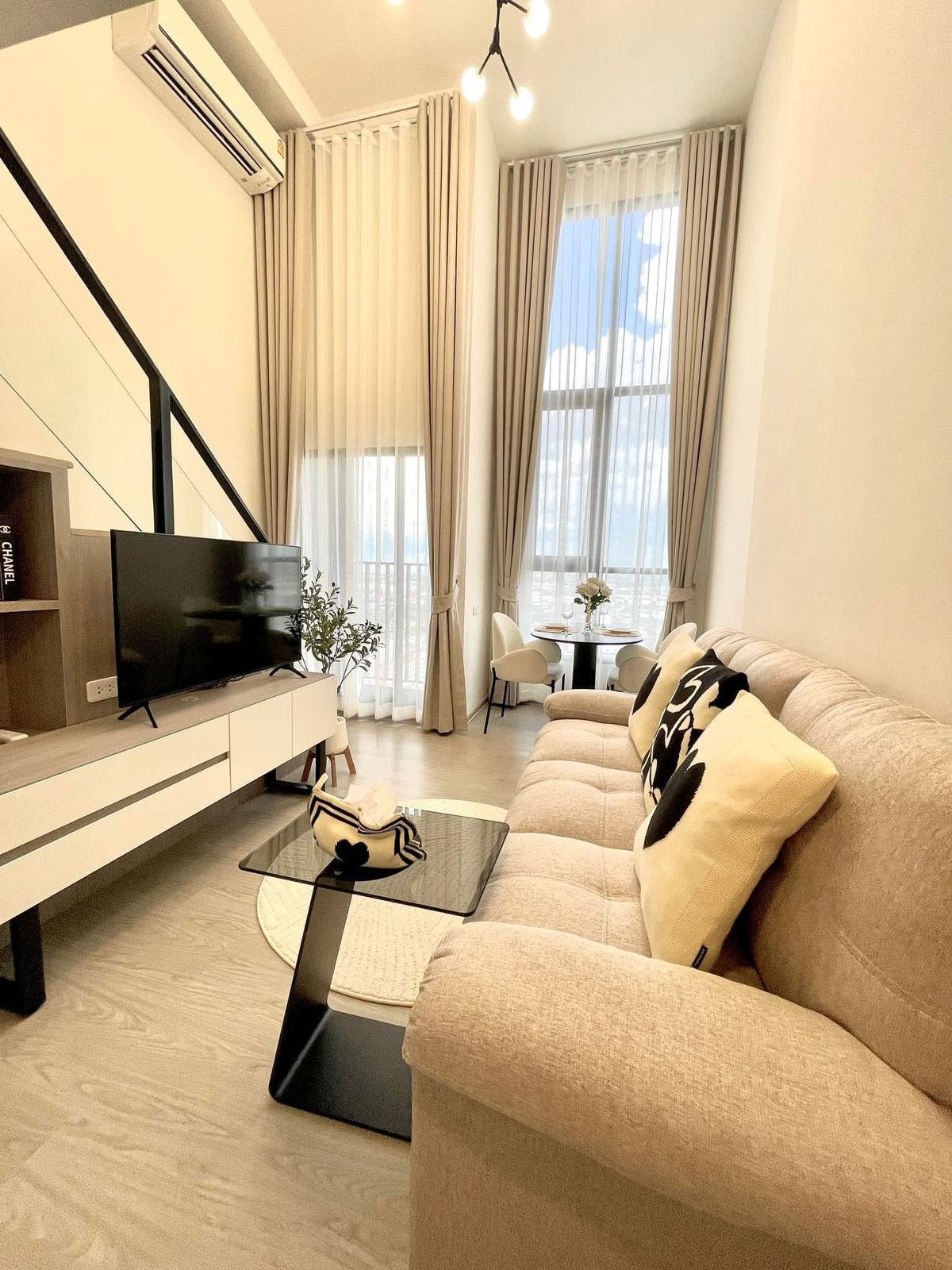 For RentCondoSeri Thai, Ramkhamhaeng Nida : 🔥 Condo For Rent! Duplex🔥Origin PLUG & Play Ramkhamhaeng Triple Station is complete.