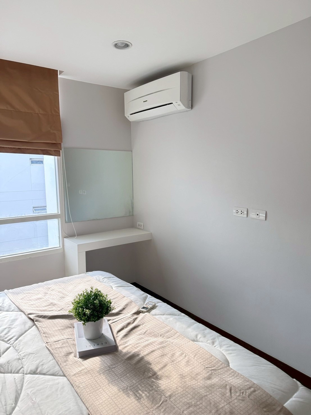 ให้เช่าคอนโดพระราม 9 เพชรบุรีตัดใหม่ RCA : ให้ เช่า ด่วน Life asoke 1Bedroom ไลฟ์ อโศก (ห้องพร้อมอยู่)