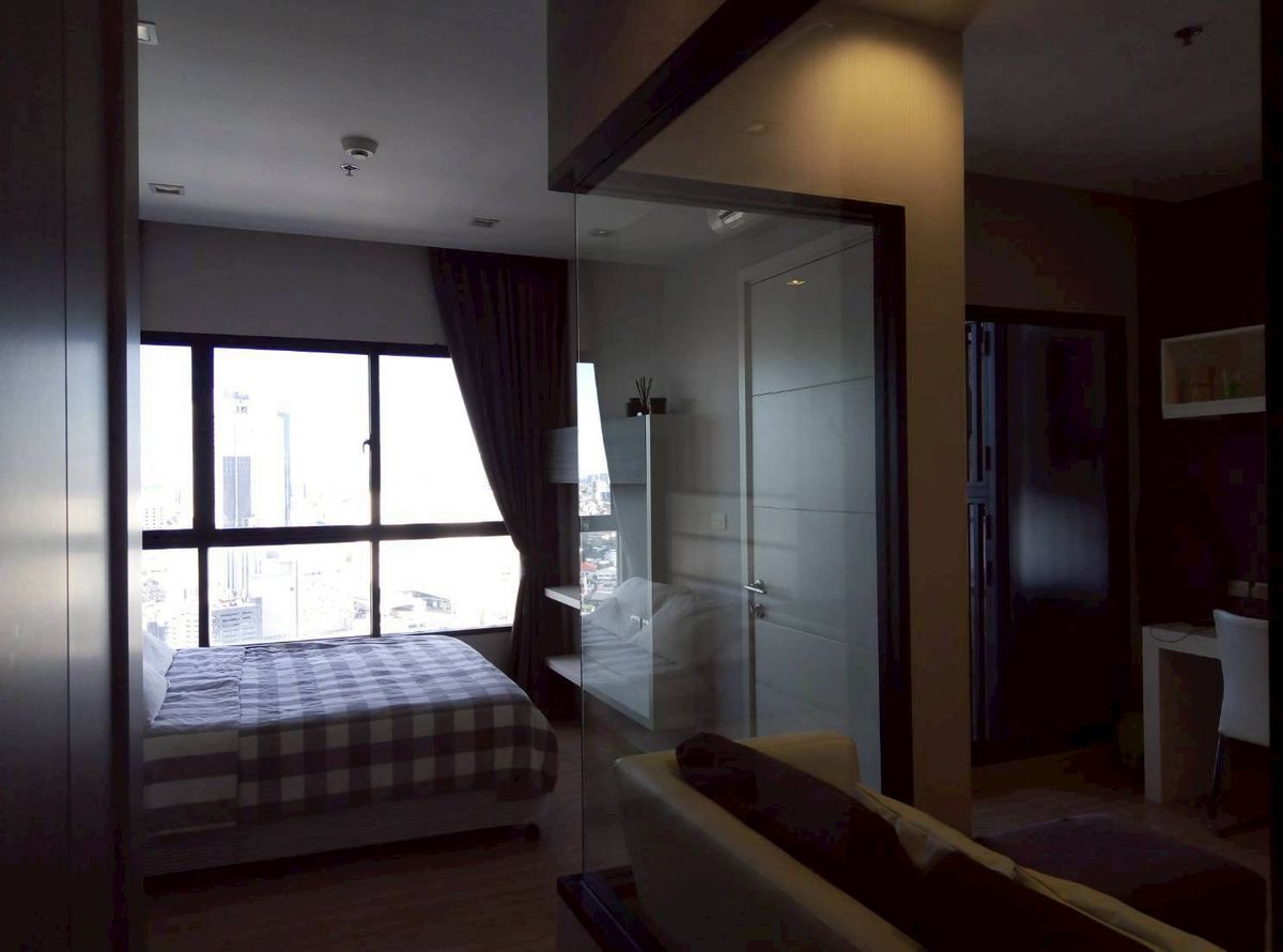 ให้เช่าคอนโดวงเวียนใหญ่ เจริญนคร : 🏙️ Urbano Absolute Sathon – คอนโดหรูใจกลางเมือง วิวแม่น้ำ 🏙️