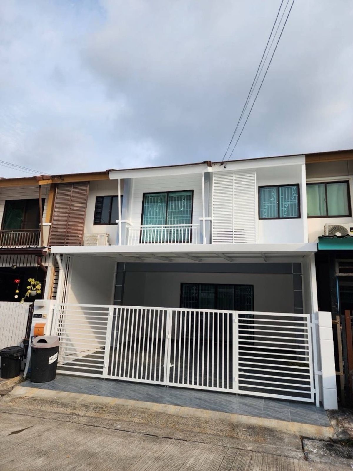 For RentHousePattanakan, Srinakarin : 💥ForRent💥3Bed • Pruksa Ville 57 Pattanakarn 🚝 Near Airportlink Huamark , BTS Onnut 🏡 Ready to move in ‼️  Fully Furnished ✨