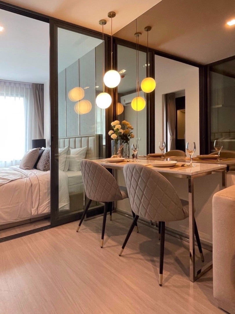 For RentCondoLadprao, Central Ladprao : • Room for rent next to BTS sky train, high speed internet included!! 