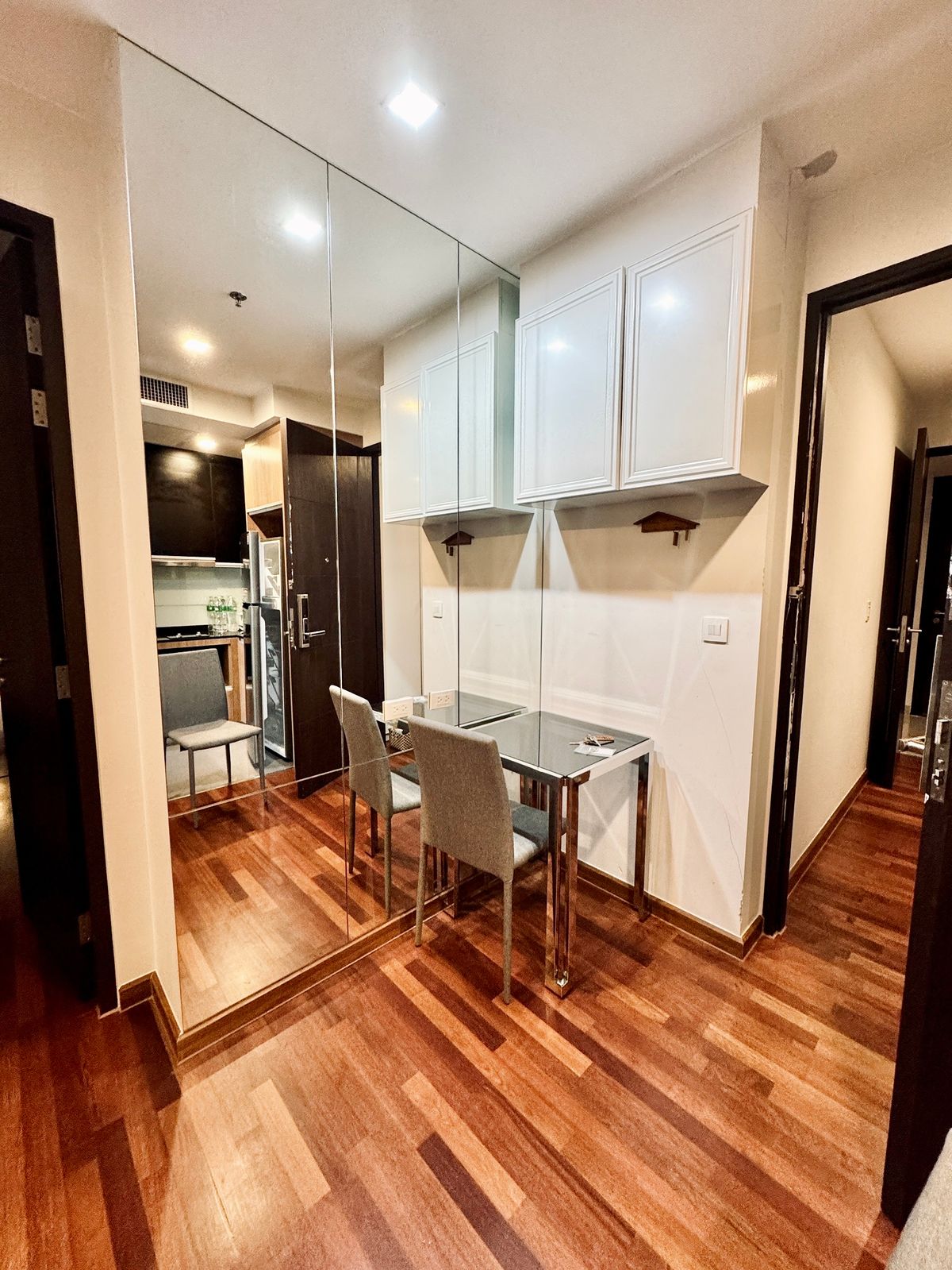 For RentCondoRatchathewi,Phayathai : For Rent! Wish Signature Midtown Siam with Private Lift💖 - High Floor. Beautiful view.