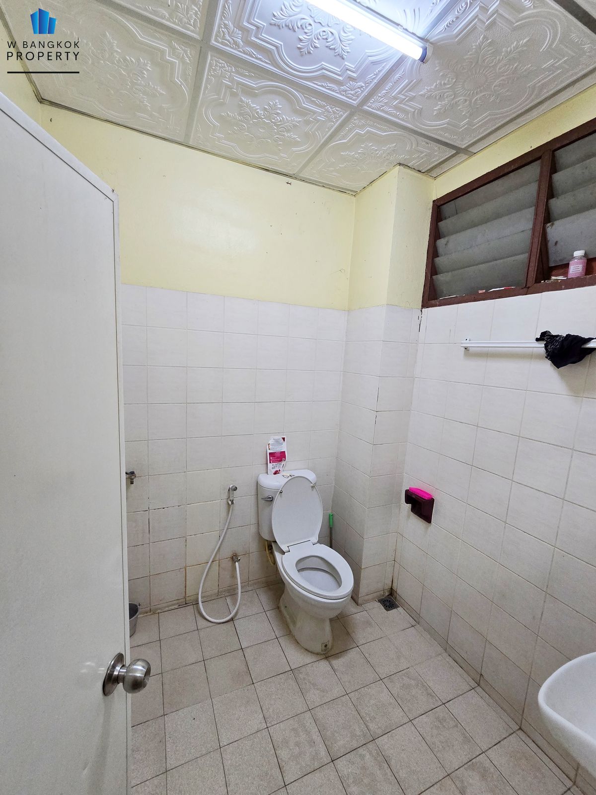 ขายอาคารพาณิชย์ลาดพร้าว เซ็นทรัลลาดพร้าว : ขายด่วน อาคารพาณิชย์ 3.5 ชั้น 15 ตร.วา ซ.ลาดพร้าว 15 ทำเลดีมาก หลัง Big C ใกล้ MRT ลาดพร้าว