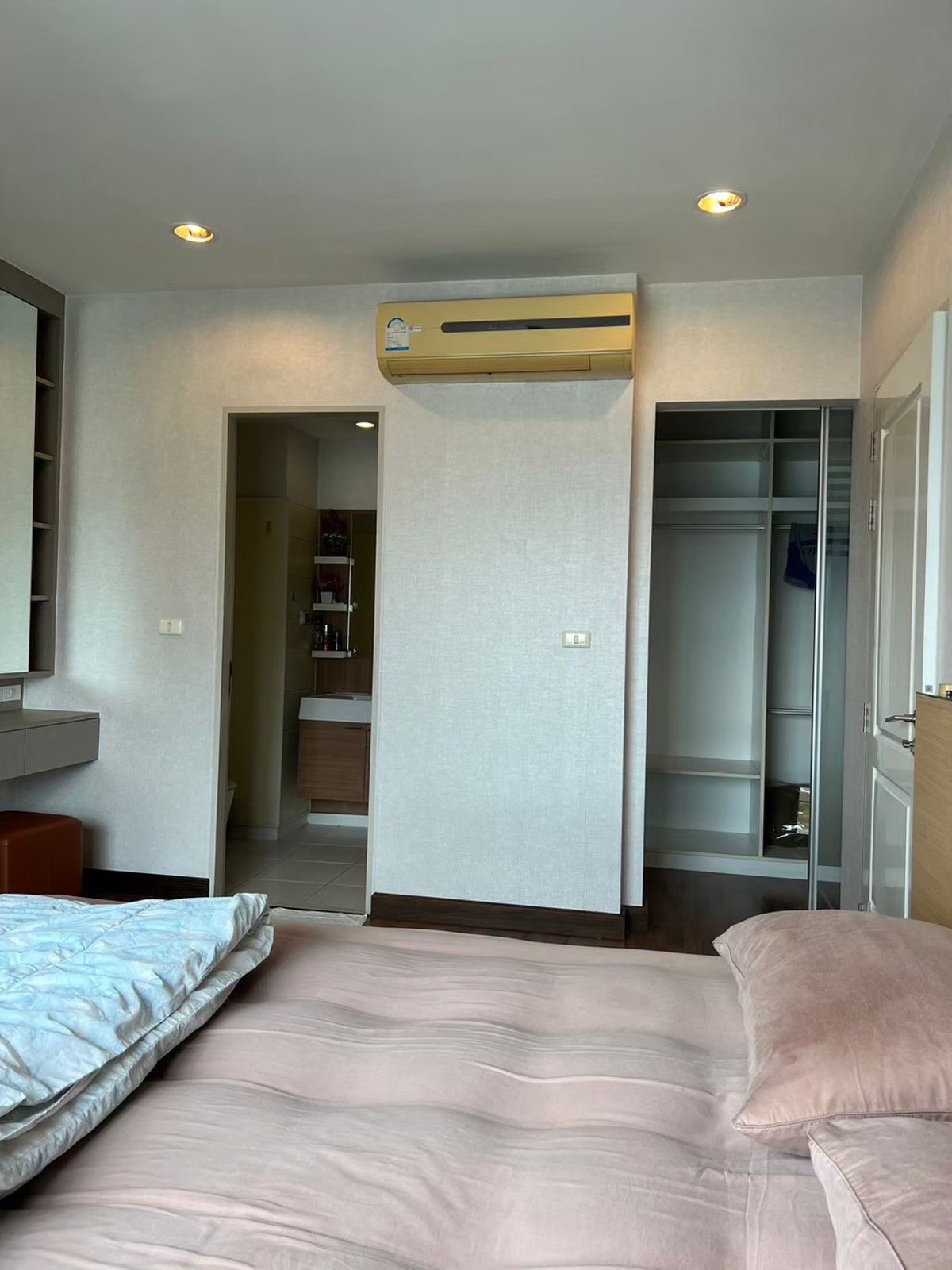 ขายคอนโดวงเวียนใหญ่ เจริญนคร : For Sale Condo Q House Condo Sathorn  (S15-34429)