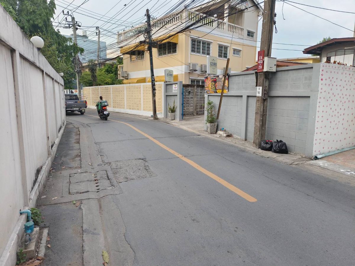 ขายบ้านรัชดา ห้วยขวาง : ขาย บ้านเดี่ยว รัชดา 32 ลาดพร้าว พระราม9 ห้วยขวาง เนื้อที่ 94 ตร.วา ทำออฟฟิศ ร้านอาหาร Airbnb Studio