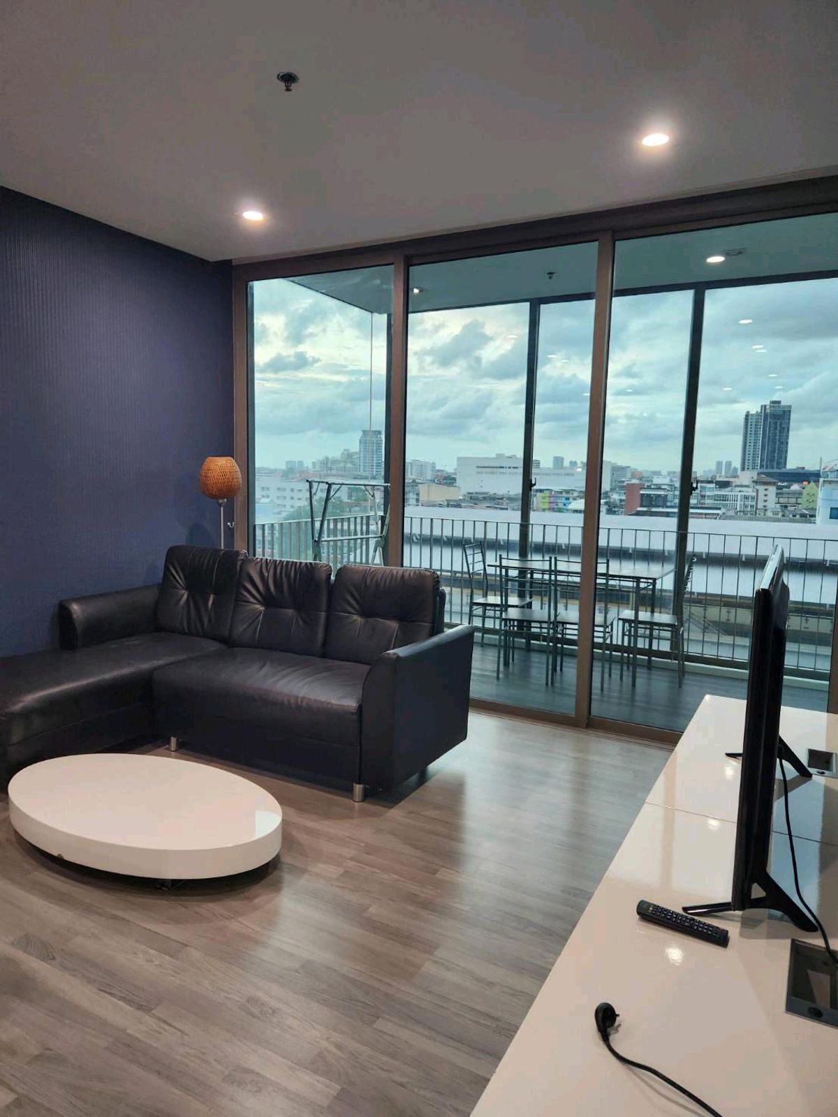 ให้เช่าคอนโดวงเวียนใหญ่ เจริญนคร : 🔥🔥 Condo for rent The Room 🔥🔥BTS Wongwianyai