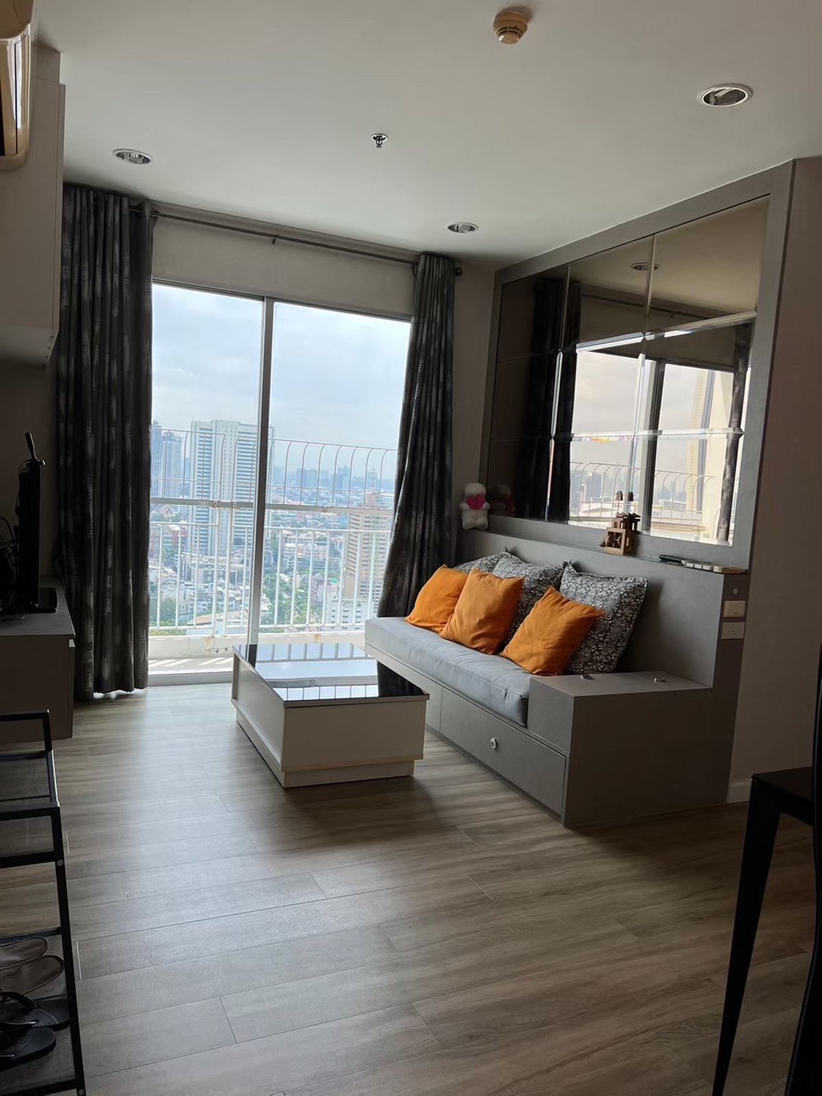 ขายคอนโดวงเวียนใหญ่ เจริญนคร : For Sale Condo Q House Condo Sathorn  (S15-34429)