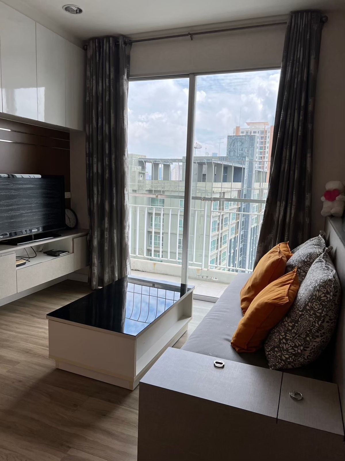 ขายคอนโดวงเวียนใหญ่ เจริญนคร : For Sale Condo Q House Condo Sathorn  (S15-34429)