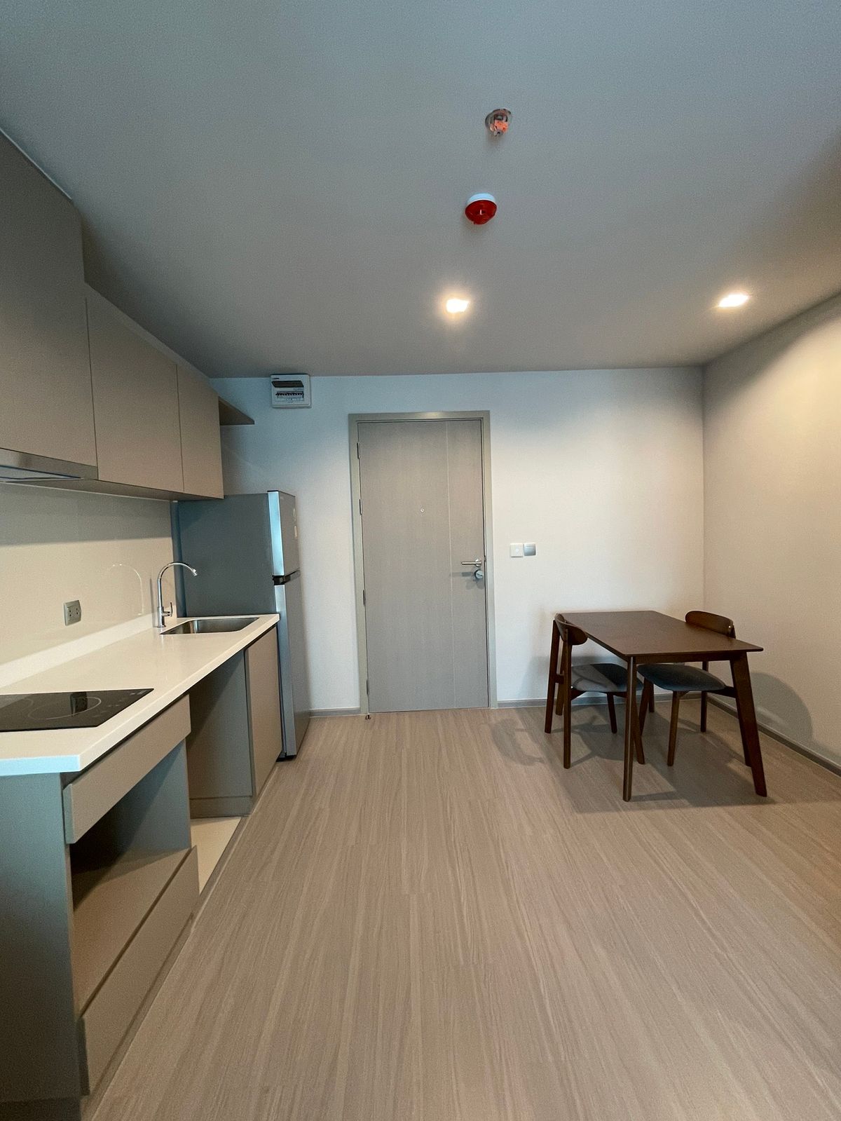 For RentCondoLadprao, Central Ladprao : !! Beautiful room for rent. Life Ladprao condo near BTS five Lat Phrao Intersection.