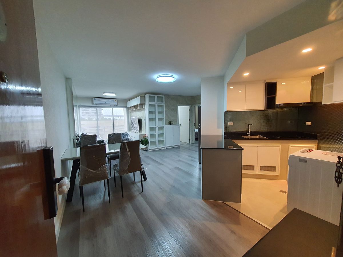 ขายคอนโดพระราม 3 สาธุประดิษฐ์ : SV City Rama 3 / 2 Bedrooms (SALE WITH TENANT), เอสวี ซิตี้ พระราม 3 / 2 ห้องนอน (ขายพร้อมผู้เช่า) MHOW641