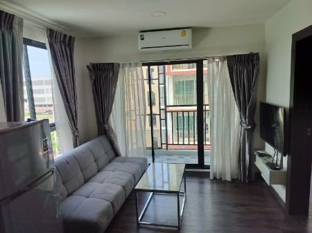For SaleCondoPattaya, Bangsaen, Chonburi : Condo for sale: The Royal Amata Condominium, 32 sq m., quiet, facing the motorway.