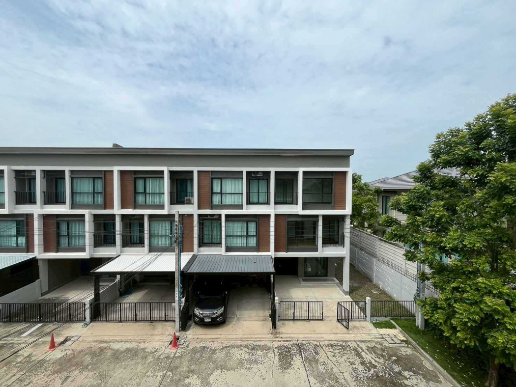 ขายทาวน์โฮมลาดกระบัง สุวรรณภูมิ : ขาย ทาวน์โฮม บ้านลุมพินี ทาวน์วิลล์ ลาดกระบัง-สุวรรณภูมิ 161 ตรม 18.50 ตรว ใกล้ เดอะพาซิโอมอลล์