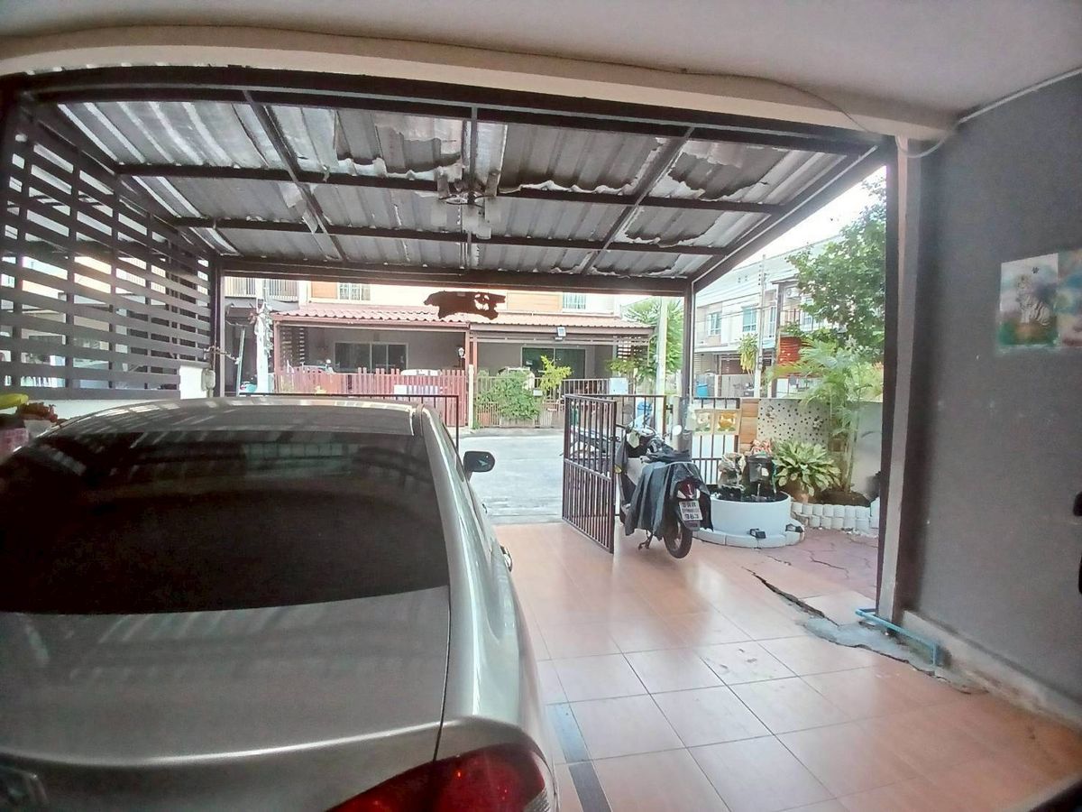 For SaleTownhomePattanakan, Srinakarin : Sell townhouse behind the corner Village Village, Phatthanakan 38, near APL Hua Mak (N.1788)