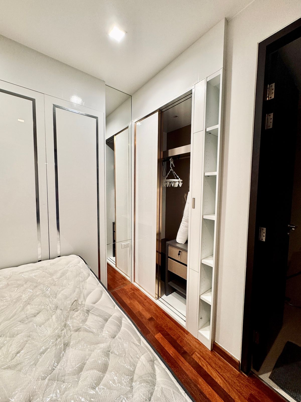 For RentCondoRatchathewi,Phayathai : For Rent! Wish Signature Midtown Siam with Private Lift💖 - High Floor. Beautiful view.