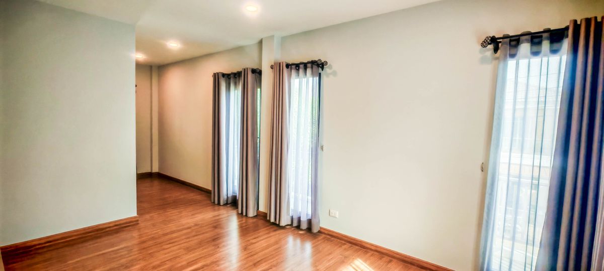 For SaleHouseRathburana, Suksawat : Modern style house for sale, Centro Rama 2-Phuttha Bucha, near the expressway, convenient to connect to Sathorn