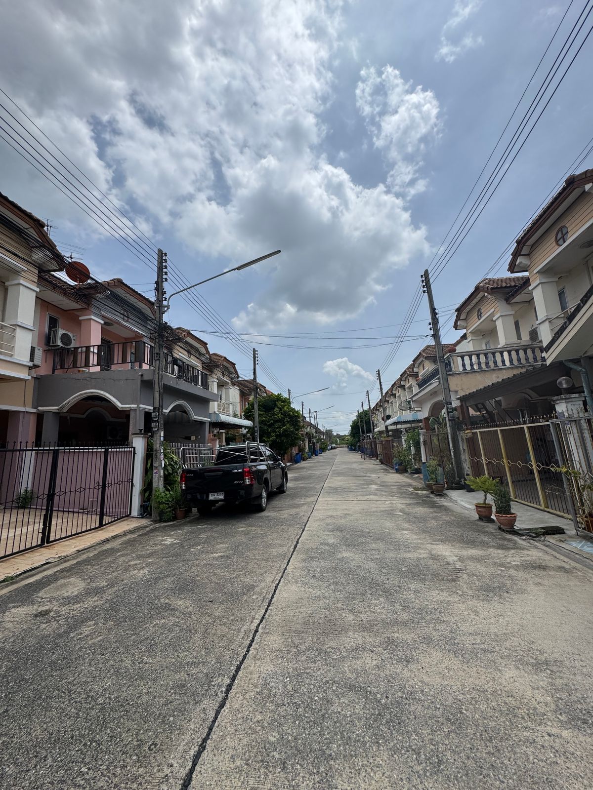 For SaleTownhomePathum Thani,Rangsit, Thammasat : 🏡 Good price, do not miss the townhouse. Sue village Rangsit-Nakhon Nayok Road, Khlong 3🏡