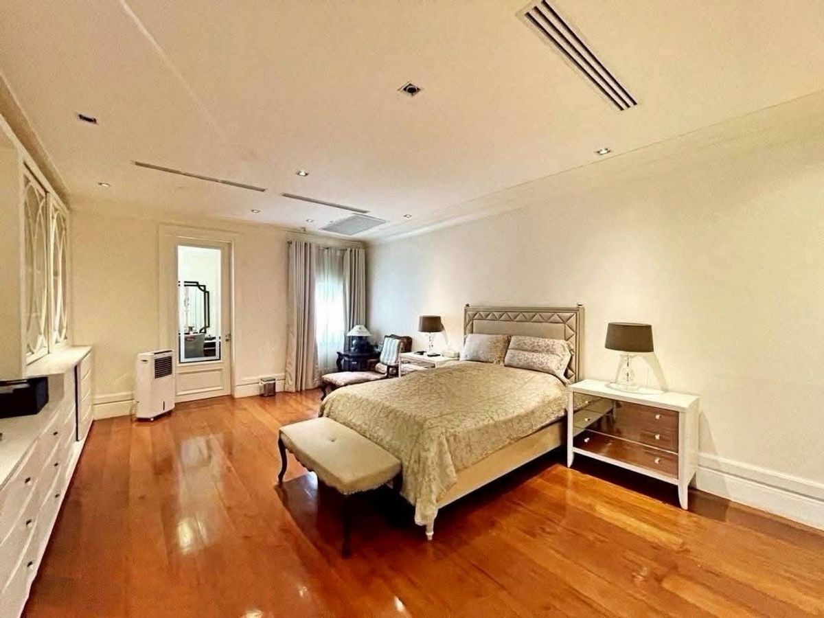 HouseChaengwatana, Muangthong : 3 -storey detached house, Muang Thong Thani Soi Project 5