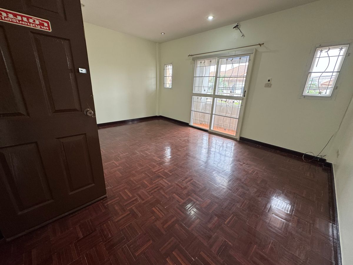 ขายทาวน์โฮมปทุมธานี รังสิต ธรรมศาสตร์ : 🏠 บ้านดีพร้อมอยู่ ขายทาวน์เฮาส์  หมู่บ้านซื่อตรง ถ.รังสิต-นครนายก คลอง3 🏠