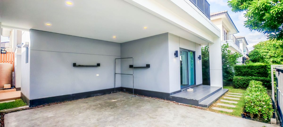 For SaleHouseRathburana, Suksawat : Modern style house for sale, Centro Rama 2-Phuttha Bucha, near the expressway, convenient to connect to Sathorn