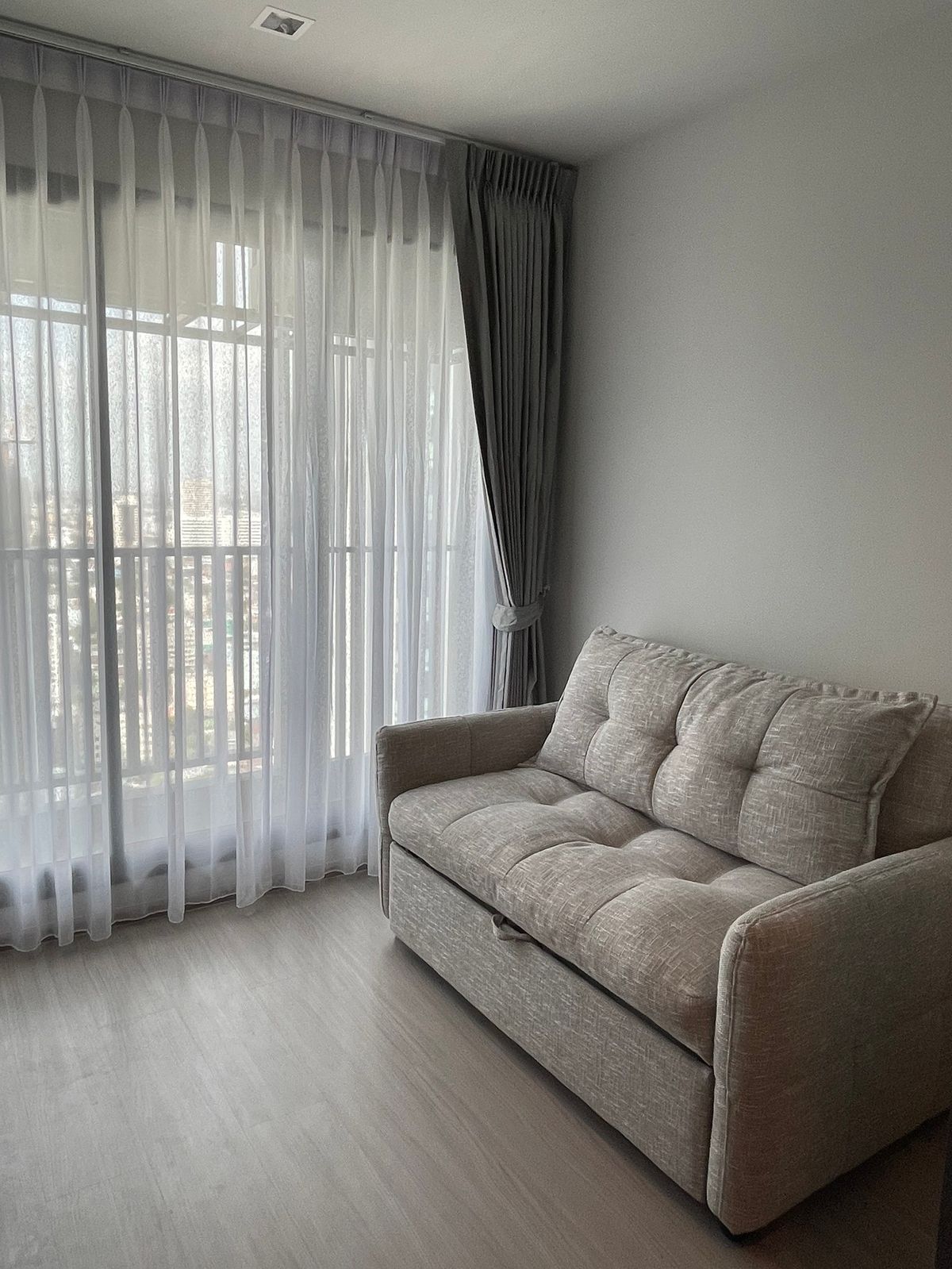 For RentCondoLadprao, Central Ladprao : !! Beautiful room for rent. Life Ladprao condo near BTS five Lat Phrao Intersection.