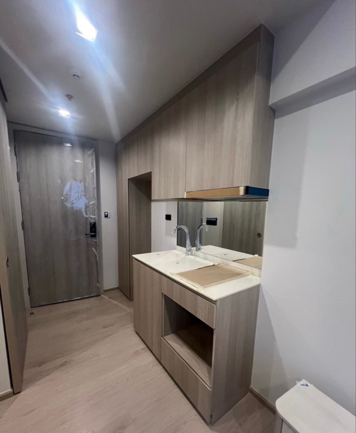 For RentCondoWongwianyai, Charoennakor : Rental of the Roverence Sathorn - Wongwian Yai, a new room, beautiful, full of BTS Wongwian Yai. Interested in Atline.@841QLNR