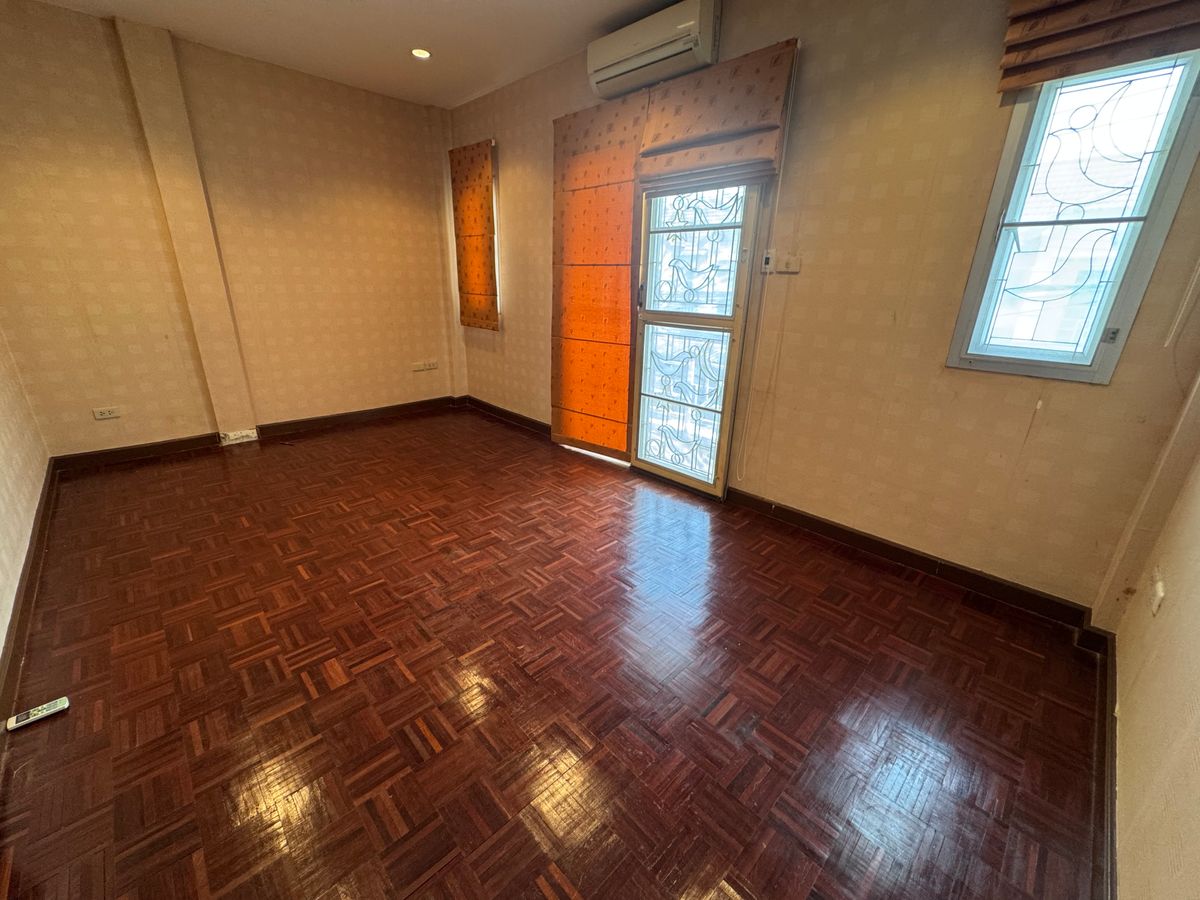 For SaleTownhomePathum Thani,Rangsit, Thammasat : 🏡 Good price, do not miss the townhouse. Sue village Rangsit-Nakhon Nayok Road, Khlong 3🏡