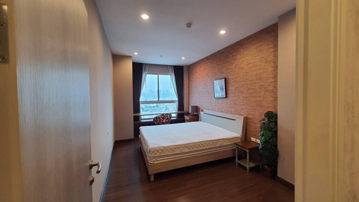 ขายคอนโดสาทร นราธิวาส : Supalai Lite Sathorn - Charoenrat / 1 Bedroom (SALE WITH TENANT), ศุภาลัย ไลท์ สาทร - เจริญราษฎร์ / 1 ห้องนอน (ขายพร้อมผู้เช่า) MHOW636