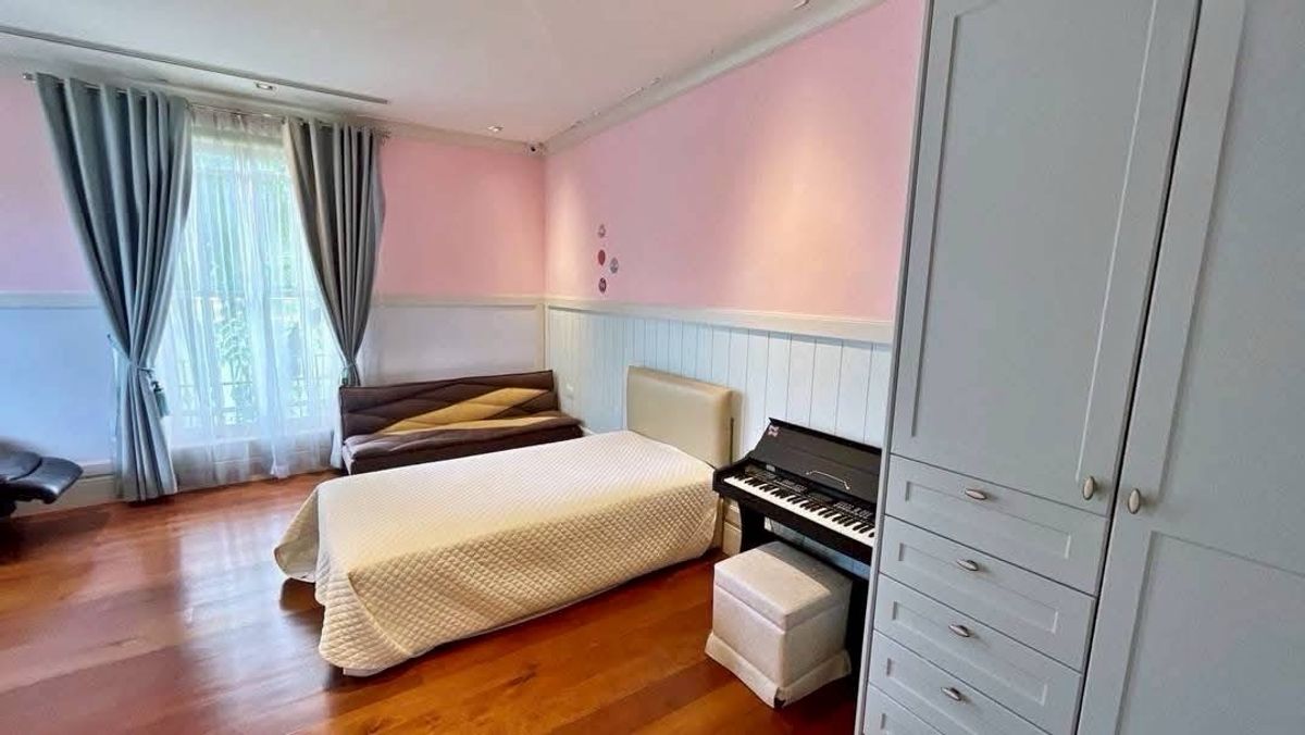 HouseChaengwatana, Muangthong : 3 -storey detached house, Muang Thong Thani Soi Project 5