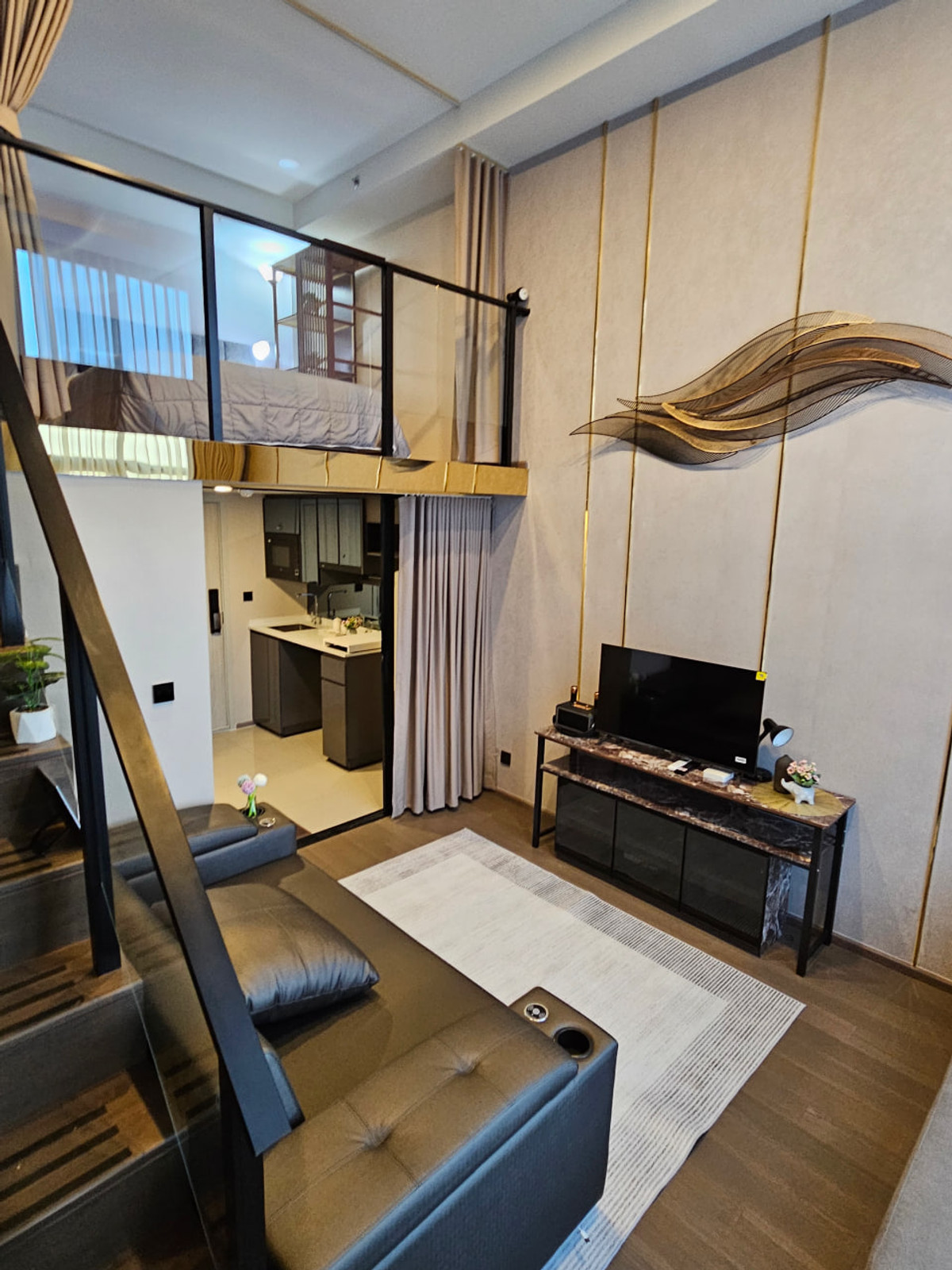 For SaleCondoSiam Paragon ,Chulalongkorn,Samyan : Park Origin Chula Samyan【𝐒𝐄𝐋𝐋 & 𝐑𝐄𝐍𝐓】🔥2-storey room, beautifully decorated, city view, complete common area, opposite Barattong🔥  Contact Line ID: @hacondo