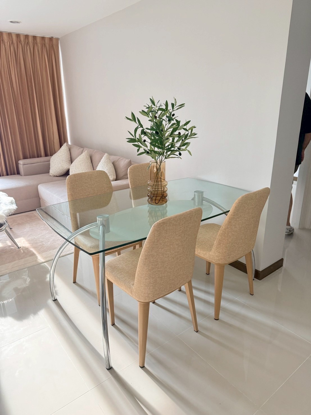 ให้เช่าคอนโดพระราม 9 เพชรบุรีตัดใหม่ RCA : ให้ เช่า ด่วน Life asoke 1Bedroom ไลฟ์ อโศก (ห้องพร้อมอยู่)