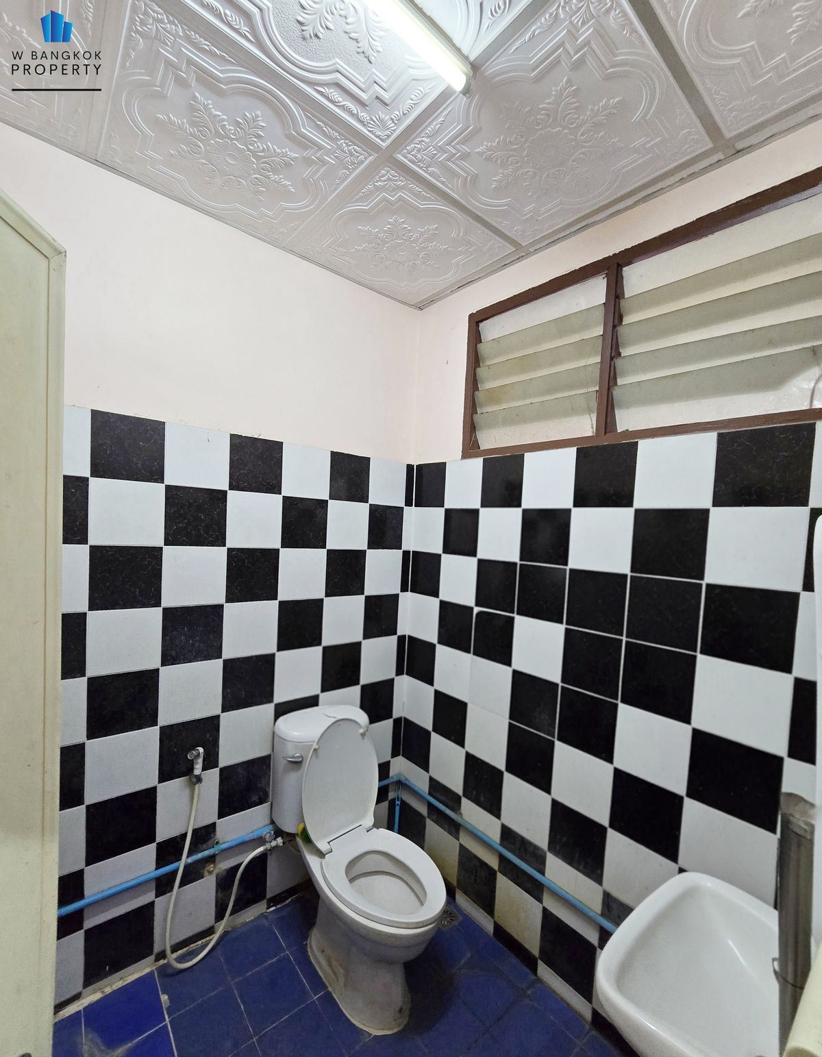 ขายอาคารพาณิชย์ลาดพร้าว เซ็นทรัลลาดพร้าว : ขายด่วน อาคารพาณิชย์ 3.5 ชั้น 15 ตร.วา ซ.ลาดพร้าว 15 ทำเลดีมาก หลัง Big C ใกล้ MRT ลาดพร้าว