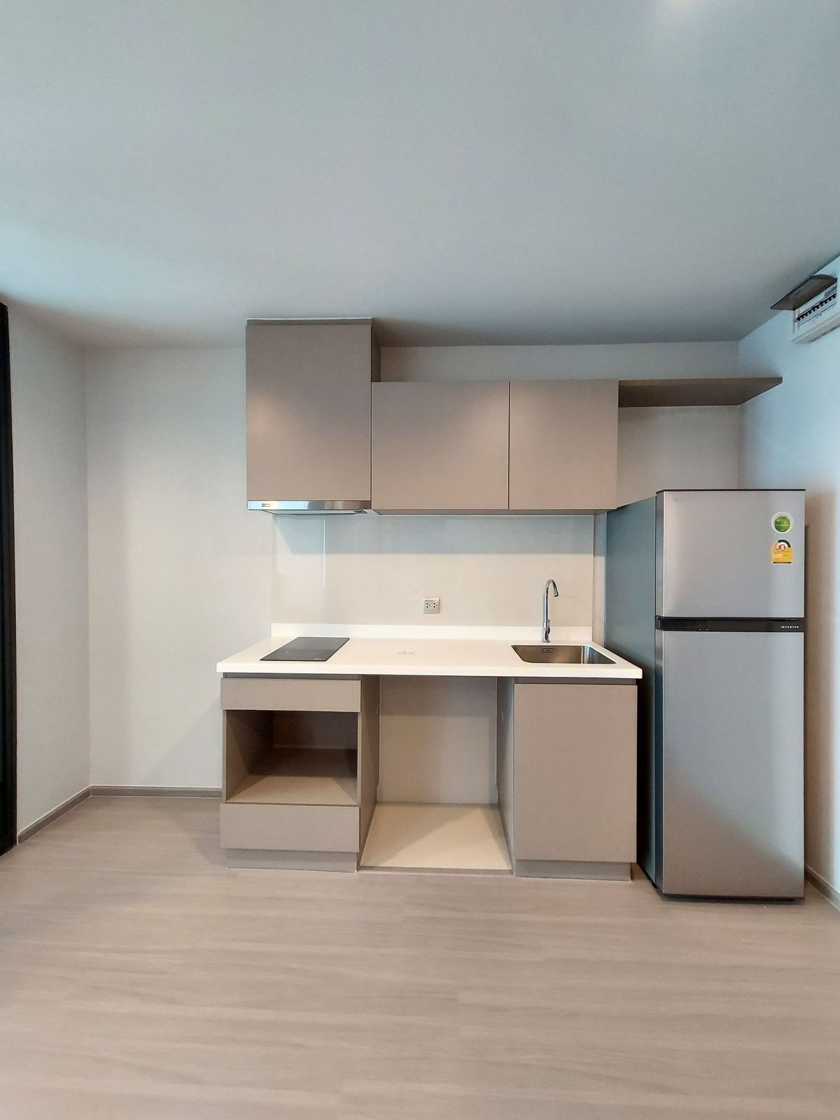 For RentCondoLadprao, Central Ladprao : !! Beautiful room for rent. Life Ladprao condo near BTS five Lat Phrao Intersection.