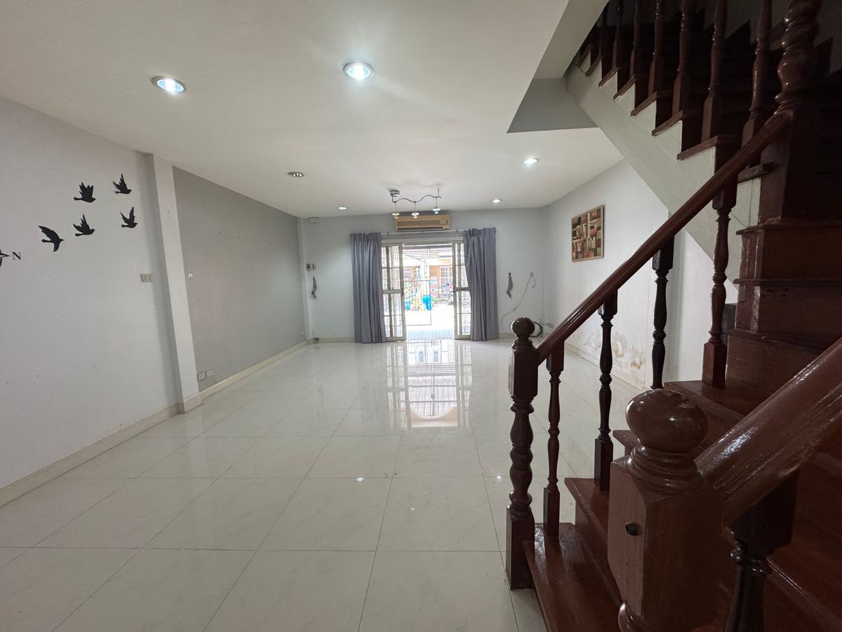 For SaleTownhomePathum Thani,Rangsit, Thammasat : 🏡 Good price, do not miss the townhouse. Sue village Rangsit-Nakhon Nayok Road, Khlong 3🏡