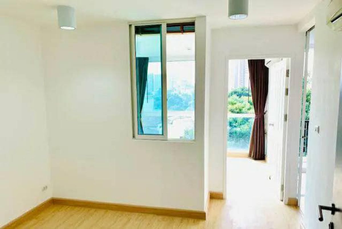 For SaleCondoKasetsart, Ratchayothin : Condo for sale, Chato In Town, Phase 2, opposite Major Ratchayothin, Soi Phahonyothin 30, good location, with a green train in front of the alley (AM1789)