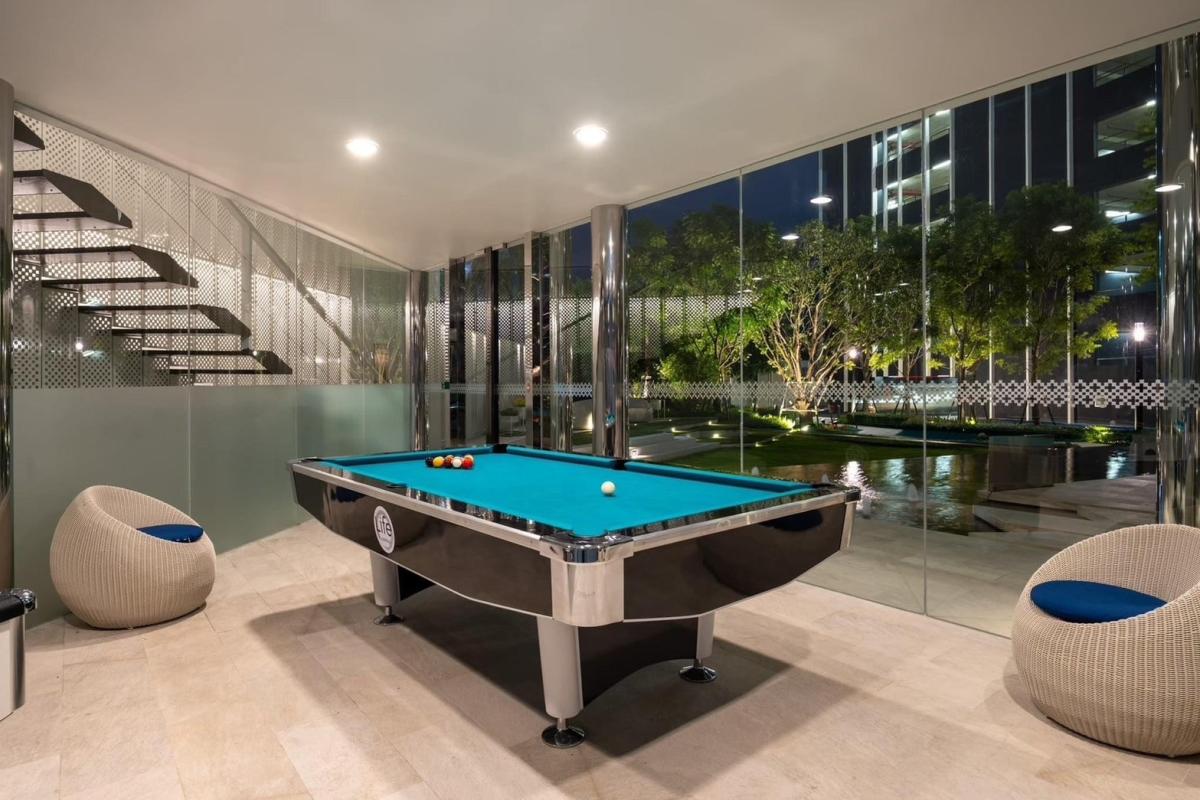 For RentCondoLadprao, Central Ladprao : • Room for rent next to BTS sky train, high speed internet included!! 