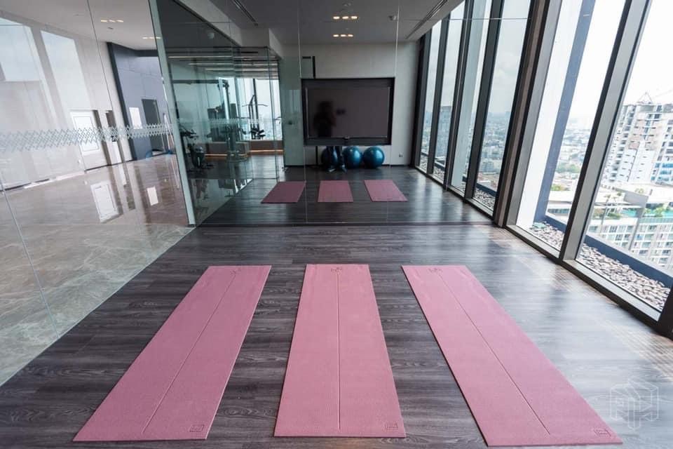 For RentCondoLadprao, Central Ladprao : • Room for rent next to BTS sky train, high speed internet included!! 