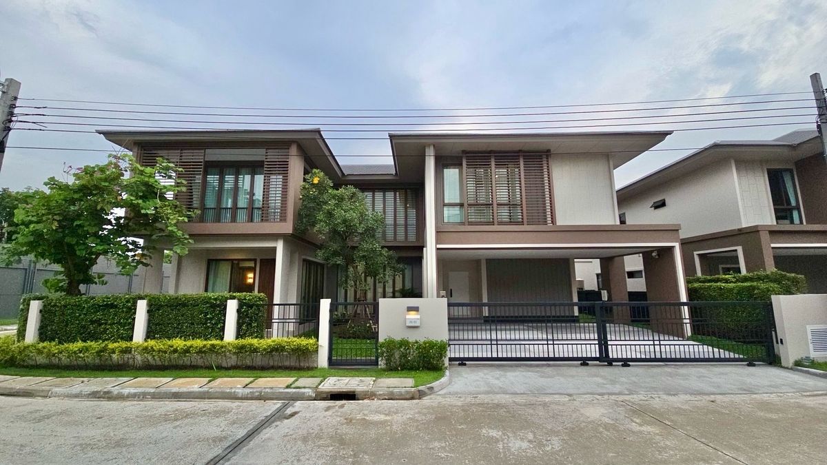 For RentHousePattanakan, Srinakarin : 📢👇 Single house with solar rooftop at Burasiri Krungthepkreetha , face north near Brighton College , Wellington College, Mandarin International School 