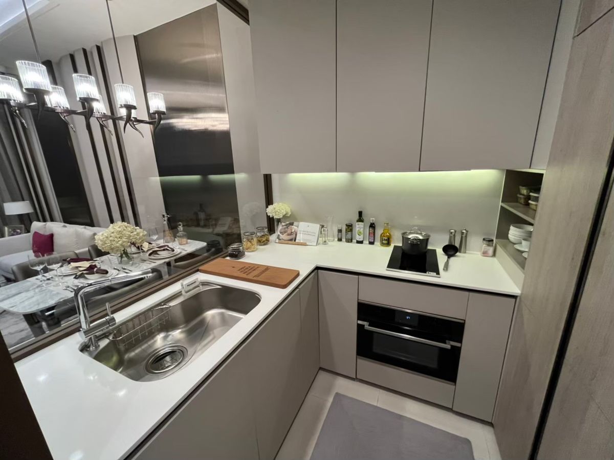 ขายคอนโดสุขุมวิท อโศก ทองหล่อ : คอนโดหรู ติด รร นานาชาติ St. Andrews ใกล้ BTS เอกมัย และ พระโขนง  081-245-7349