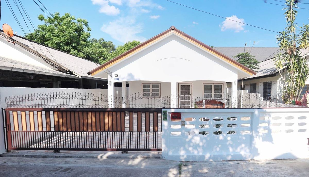 ให้เช่าบ้านเชียงใหม่ : บ้านเช่าเดี่ยวสวย สไตล์อบอุ่น ใกล้ถนนนิมมานฯ 7 นาที หายากมากในราคาแบบนี้ ขับรถสบาย ไม่ต้องกลัวรถติด