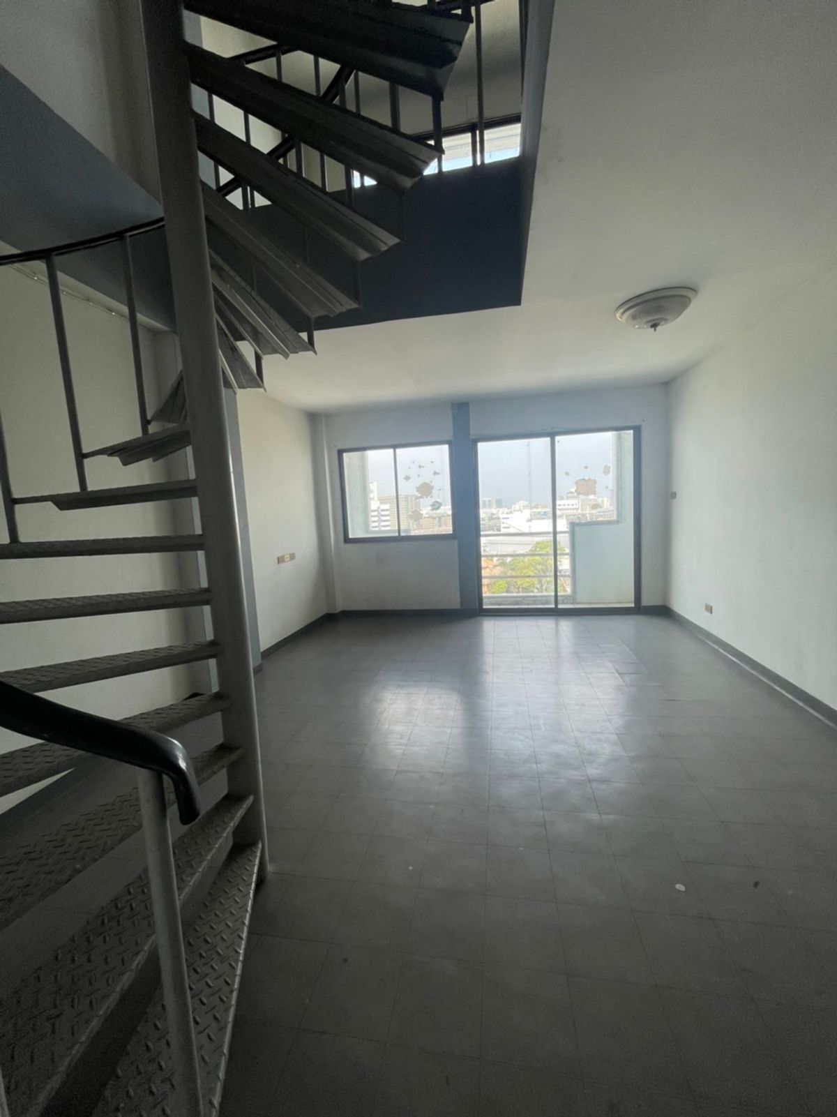 ขายคอนโดวิภาวดี ดอนเมือง หลักสี่ : 🔥ด่วนทรัพย์ธนาคาร🔥ขายห้องชุด แอร์พอร์ทเรสซิเดนท์เชียล คอนโด