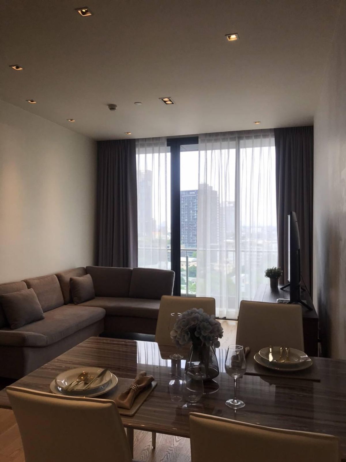 ให้เช่าคอนโดสุขุมวิท อโศก ทองหล่อ : (for rent) BEATNIQ สุขุมวิท 32 ใกล้รถไฟฟ้า BTS ทองหล่อ
