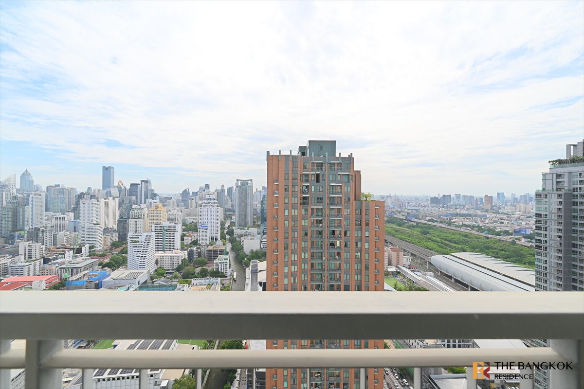 For RentCondoRama9, Petchburi, RCA : Q Asoke💥High-Rental Demand Condo in Prime Asoke Location, Near MRT Phetchaburi &  ARL Makkasan