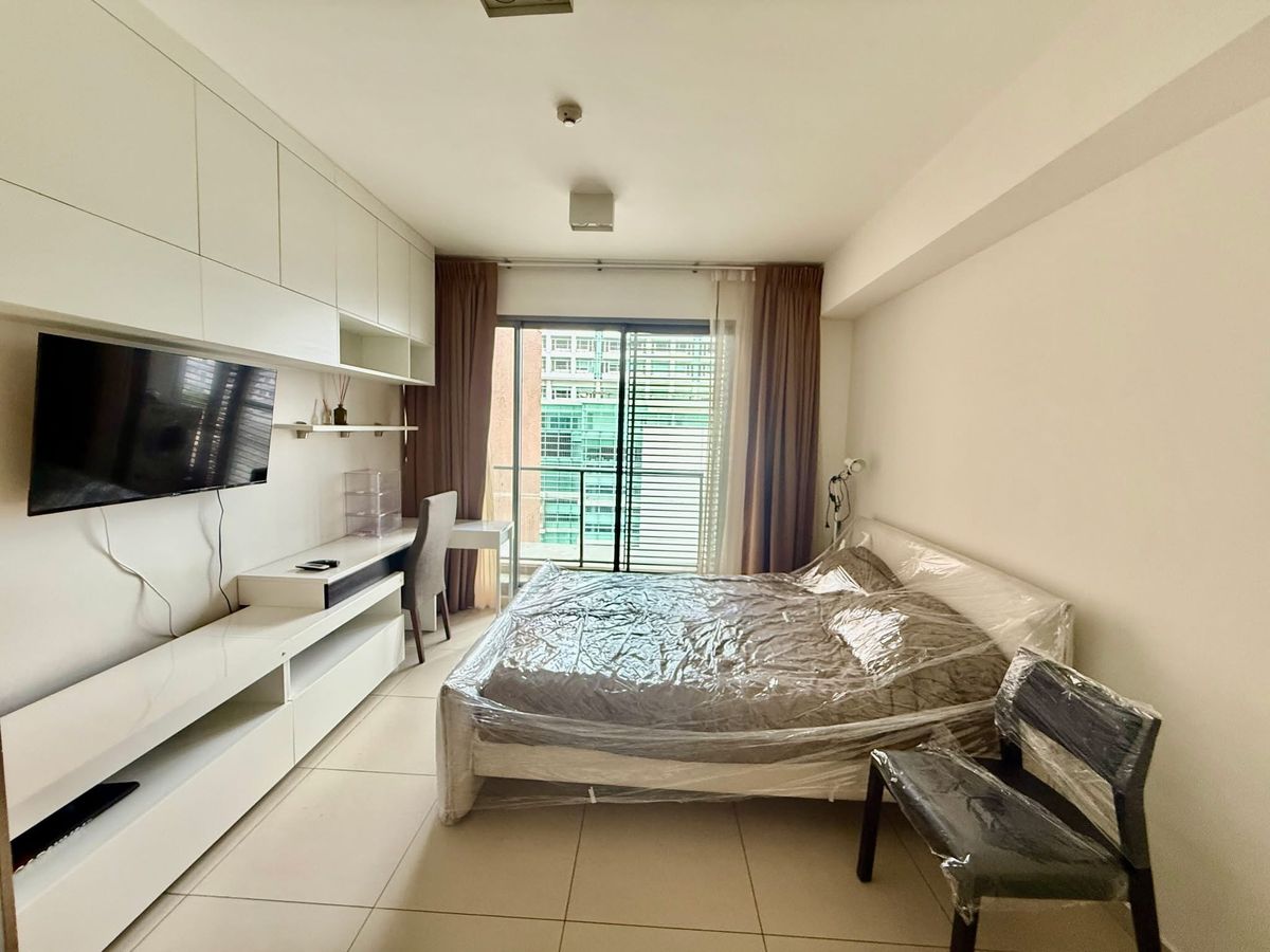 ให้เช่าคอนโดสุขุมวิท อโศก ทองหล่อ : ให้เช่า The Lofts Ekkamai ราคา 20,000 บาท [JNr250739]