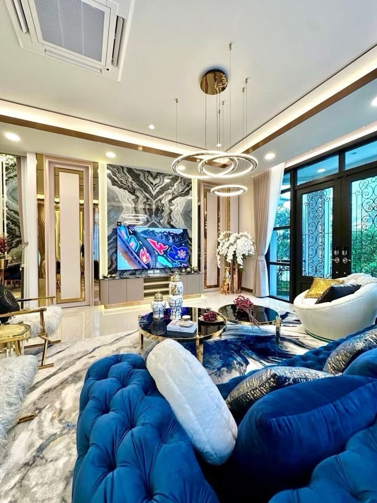 ขายบ้านลาดกระบัง สุวรรณภูมิ : ขาย // ให้เช่า 485,000-/เดือน คฤหาสน์หรู พร้อมสระว่ายน้ำส่วนตัว