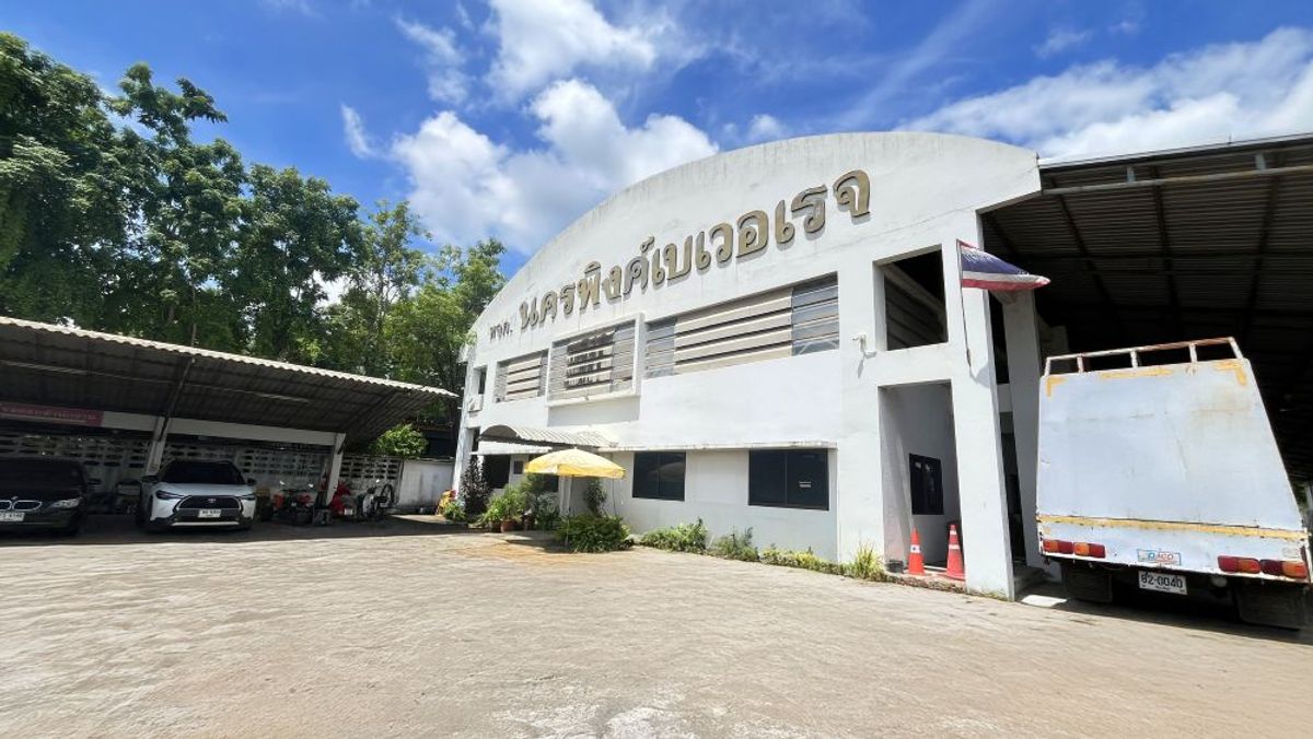 For SaleWarehouseChiang Mai : Sell warehouse with office, good location, convenient to travel, near Sarasit Inbound, Chiang Mai