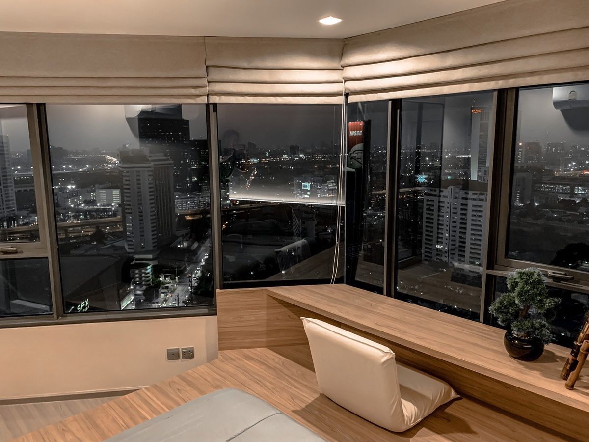 ขายคอนโดลาดพร้าว เซ็นทรัลลาดพร้าว : ตำแหน่งหายาก ชั้นสูง แต่งสวย built-in ทั้งห้อง ติด BTS ห้าแยกลาดพร้าว 081-245-7349