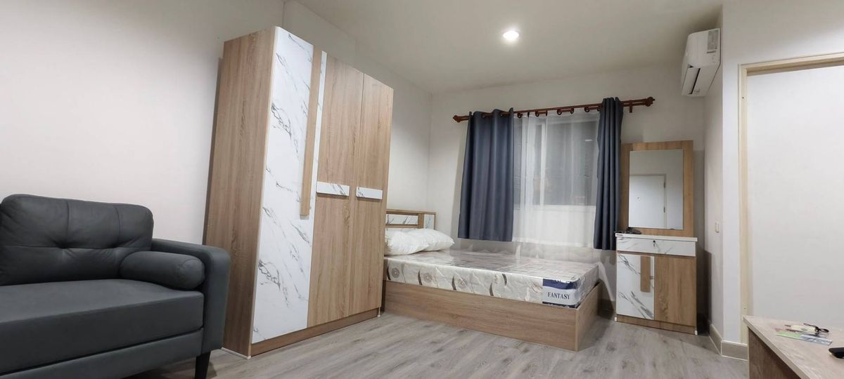 For RentCondoPathum Thani,Rangsit, Thammasat : Open for booking, ready to move in on August 5th For rent, Lumpini Township Rangsit condo with digital door lock and washing machine