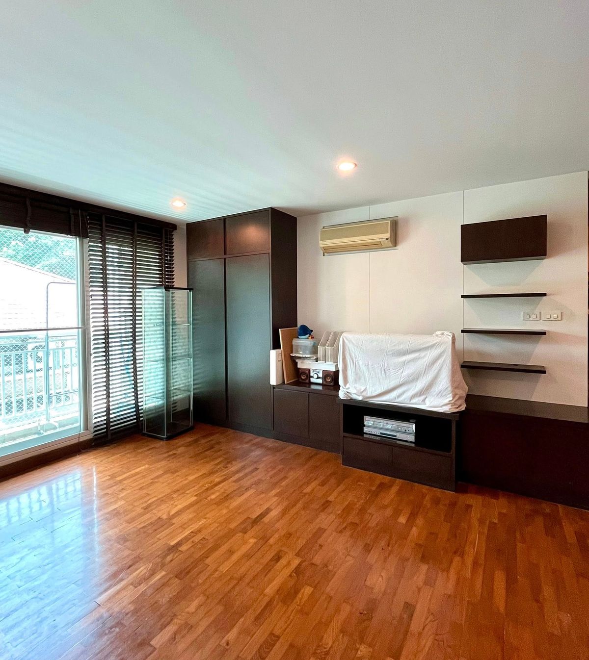 ขายคอนโดสาทร นราธิวาส : Baan Siri Yenakat / 3 Bedrooms (FOR SALE), บ้าน สิริ เย็นอากาศ / 3 ห้องนอน (ขาย) DO712