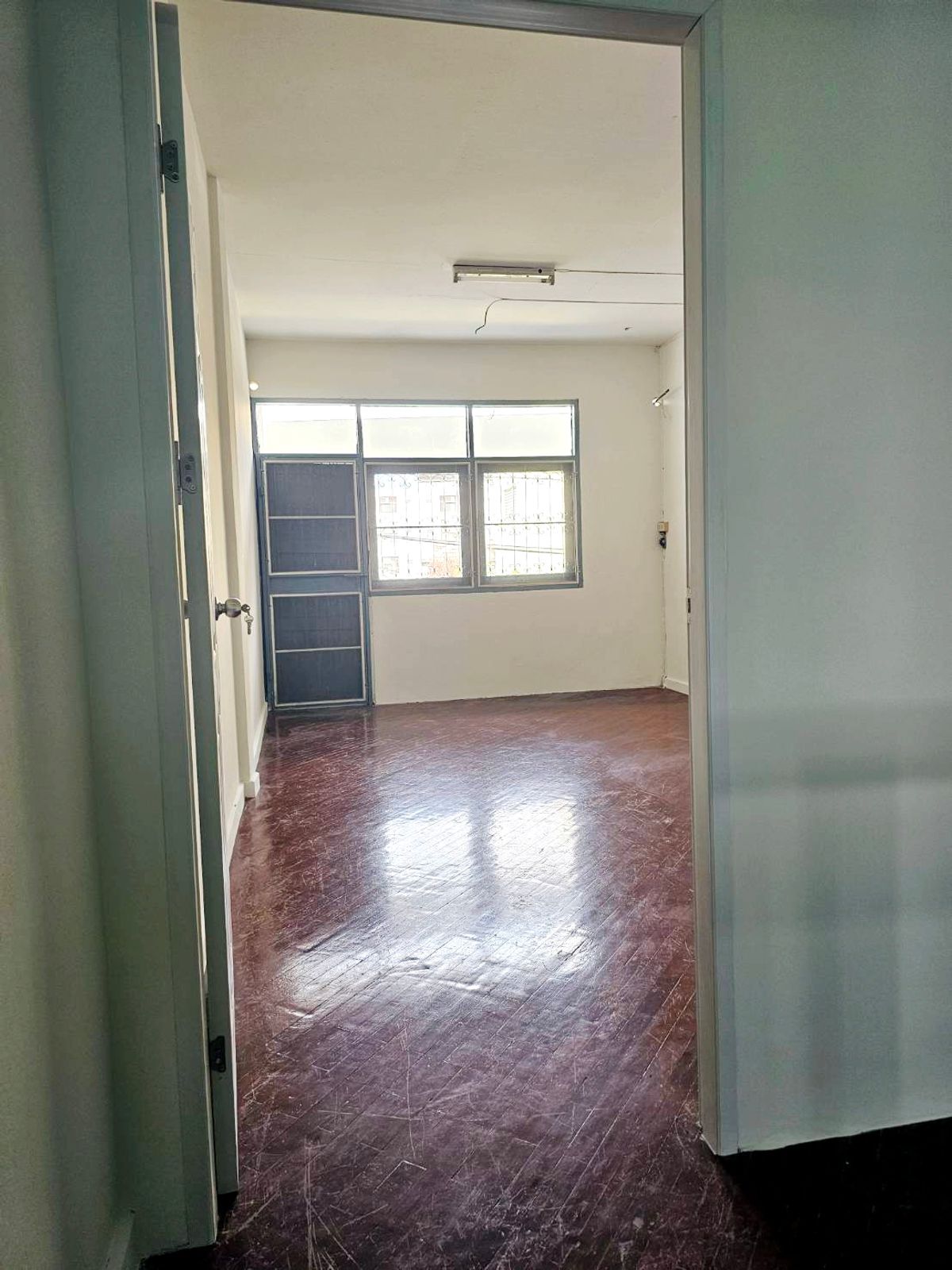 อาคารพาณิชย์โชคชัย4 ลาดพร้าว71 : 🔥ขายตึกแถว 3ชั้น ลาดพร้าว-โชคชัย4 สามารถเช่าทำออฟฟิศ หรือเปิดร้านอาหารได้ (ขายพร้อมผู้เช่า)